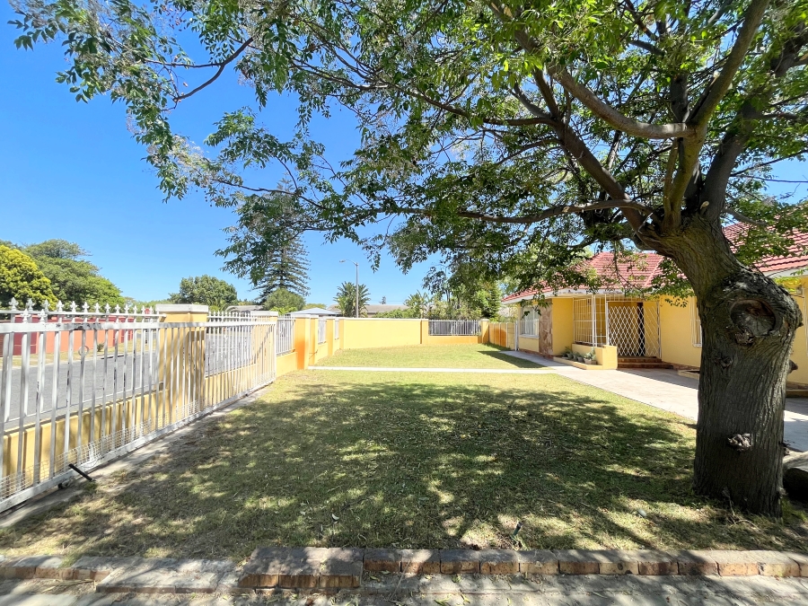 To Let 5 Bedroom Property for Rent in Soneike Western Cape